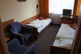 Отель Hotel Słupsk Слупск Стандартный двухместный номер с 2 отдельными кроватями-4